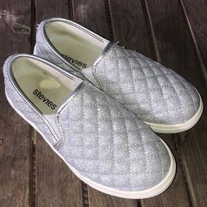 Girls Stevies Quilted Silver Slip-Ons 13